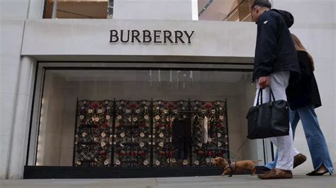 burberry head office victoria london|Burberry ceo jonathan akeroyd.